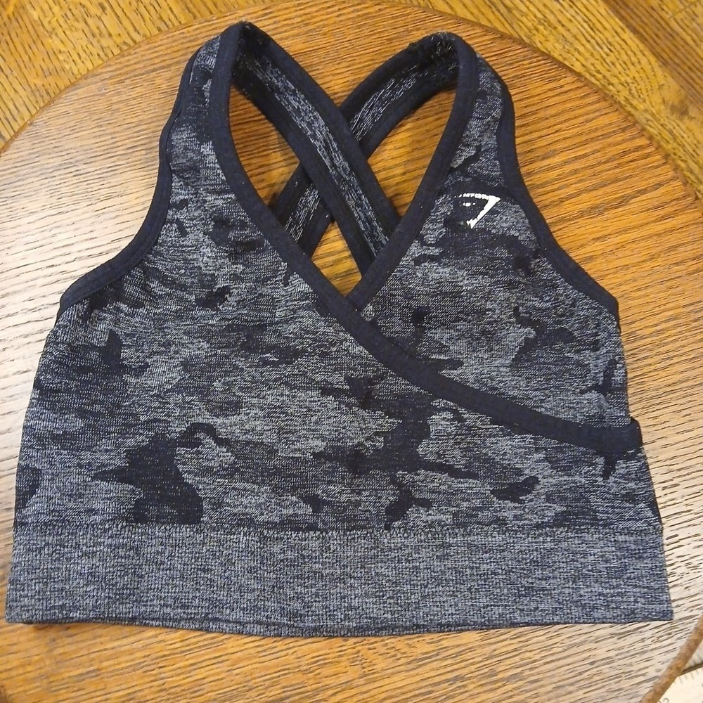Gymshark Adapt Camo Sports Bra‎ Women's Size XS Mauve Logo Wide Band